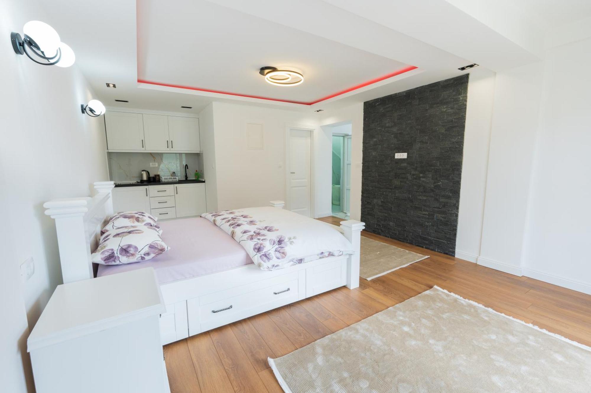 Ema Apartments พลาฟ ภายนอก รูปภาพ